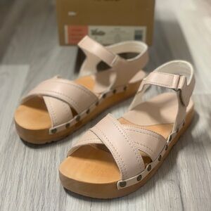 New KALSO Earth Shoe Serene Sandals Negative Heel Women’s Size US 9